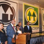 El licenciado -Julito Fulcar presidente del-Conacoop, anuncio el concurso para lograr el Himno del Cooperativismo.