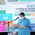 Yenny Moderadora XVIII Asamblea General Ordinaria por Delegados
