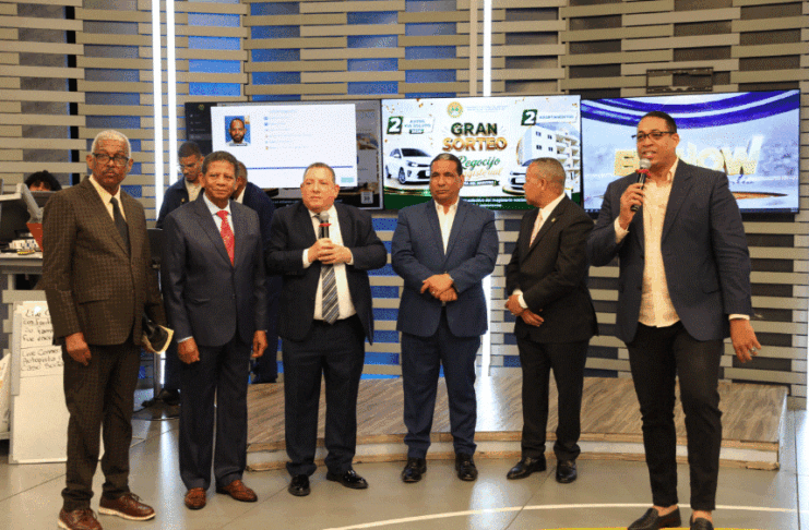 COOPNAMA conmemora Día del Maestro con rifa y entrega dos apartamentos y dos carros
